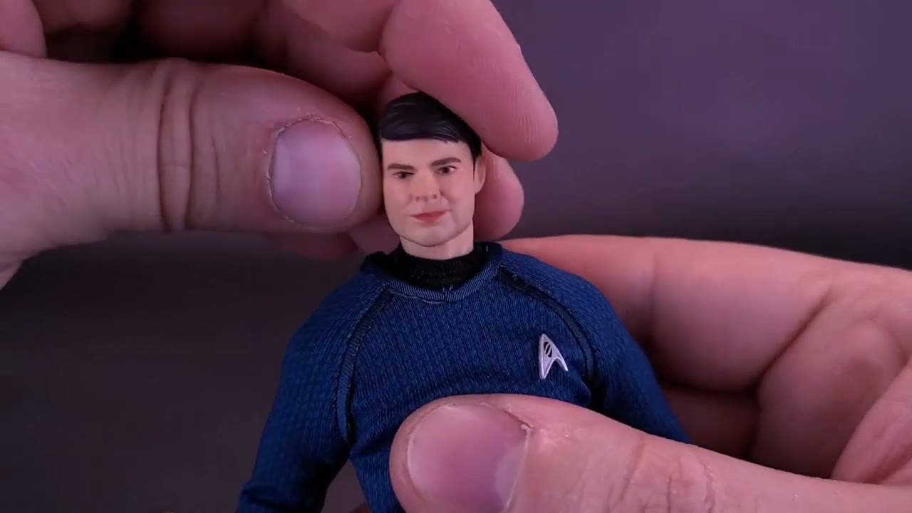 Hiya Toys Star Trek 2009 McCoy Exquisite Super Series 1:12 Scale Action Figure