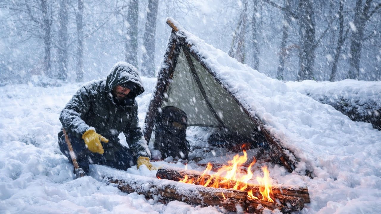 Extreme Snowstorm Survival | Winter Bushcraft Shelter Build - Long Fire