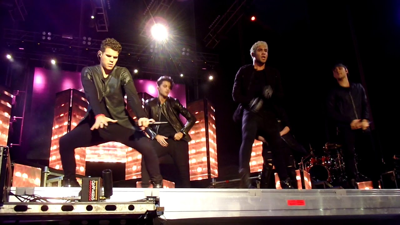 Tan Fácil - CNCO en el Hipódromo de Rosario 2018 HD