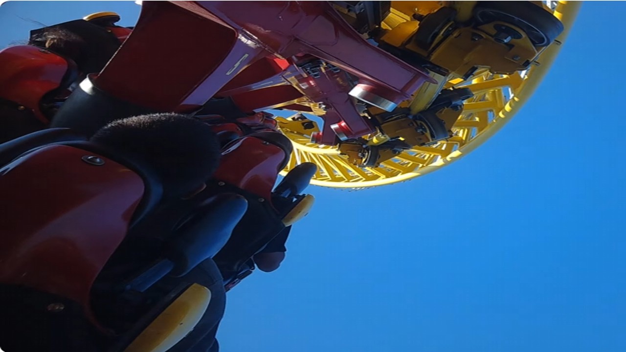 Flash: Vertical Velocity - Six Flags Great America - Row 7 (4K HD POV) - August 2025