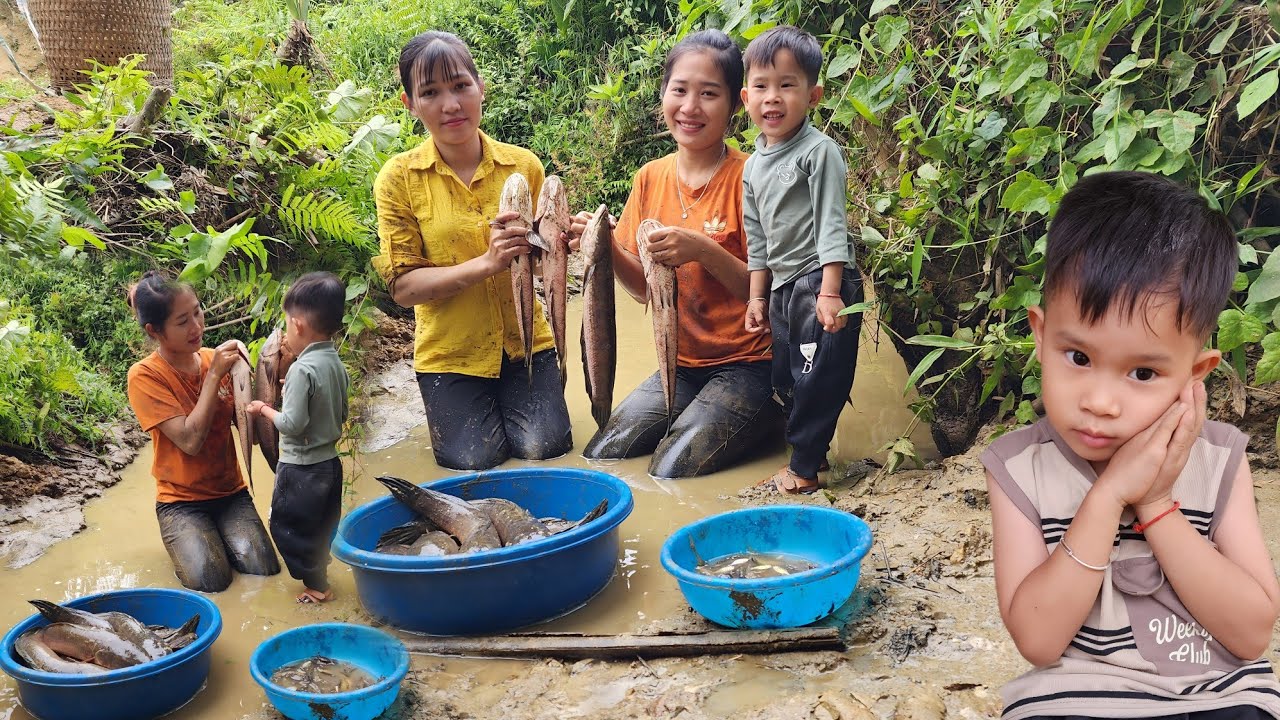 Reunion between single mother and friend LY THANH TAM. Fishing, cooking and shopping together.