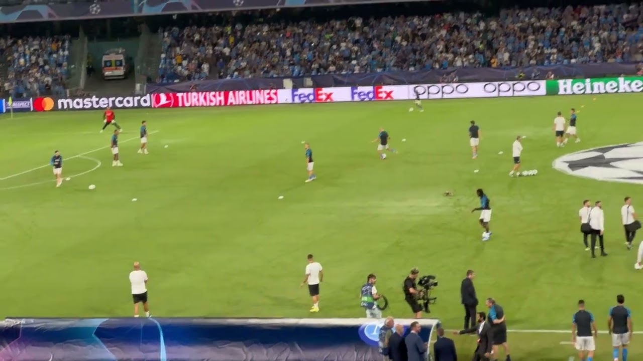 Napoli-Real Madrid ingresso in campo riscaldamento
