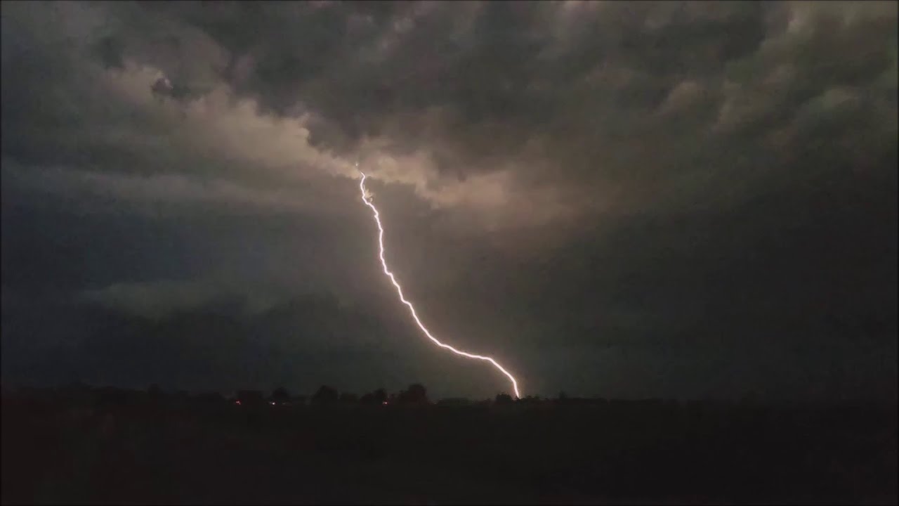 ORAGE VIOLENT DERECHO VENTS DE 130 140 km/h - 25 juin 2025 entre Allier et Saône et Loire !