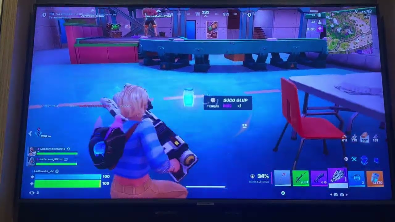 Eu e meu amigo jogando Fortnite