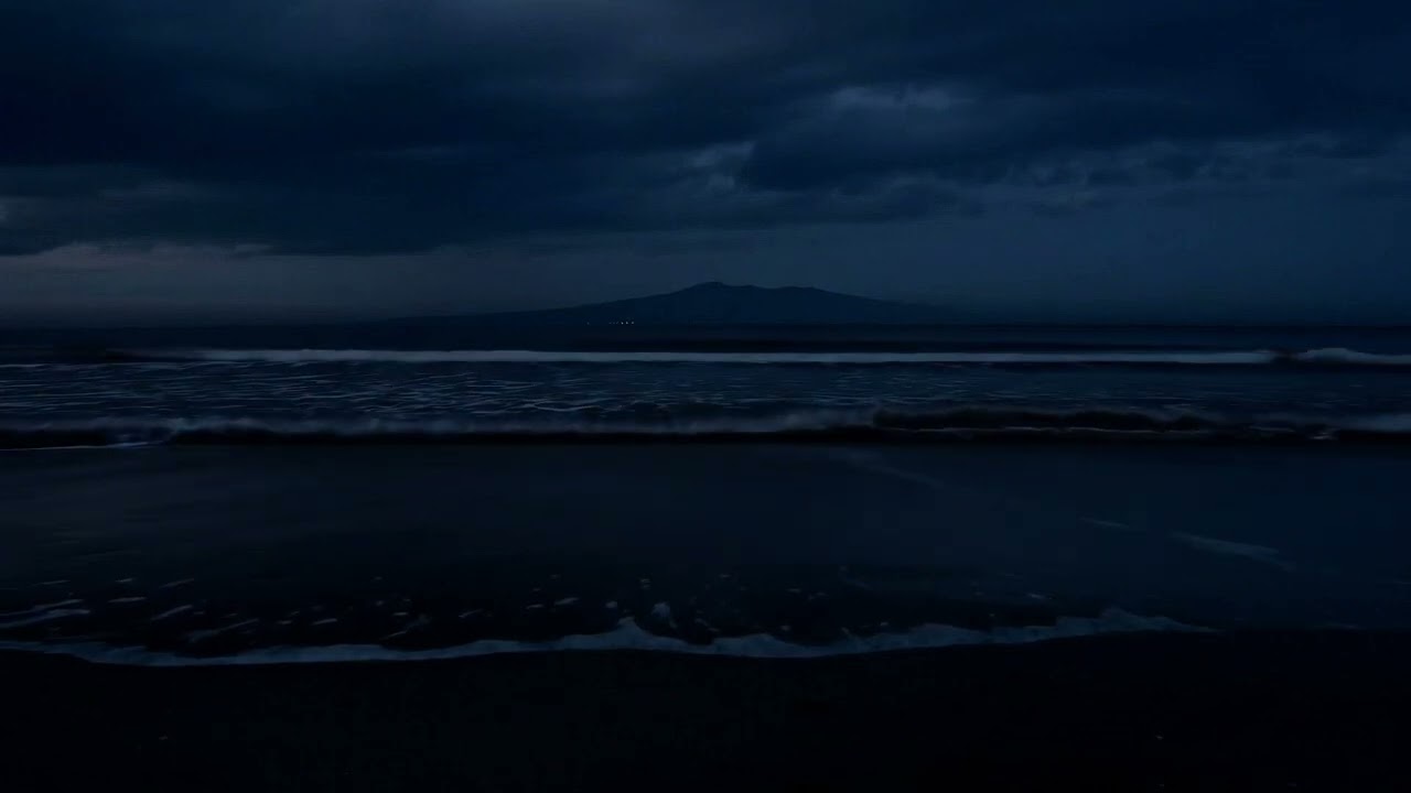 Calming Coastal Nightscape – Relaxing Ocean Sounds for Sleep, Study, or Mental Clarity