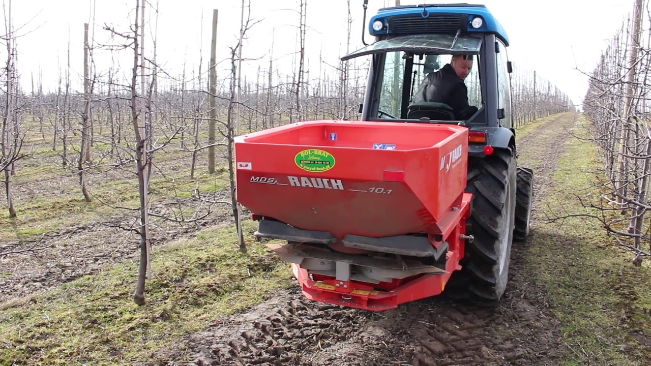 Wysiew saletry amonowej w sadzie, Landini Rex 70F + Rauch MDS 10.1
