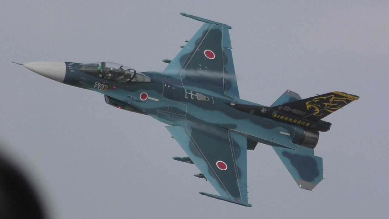 【パンサー!!!】必見!!! すごくすごい8の字旋回 【改】2018 築城基地航空祭 F-2戦闘機 機動飛行等 / TSUIKI AIR SHOW 20181125