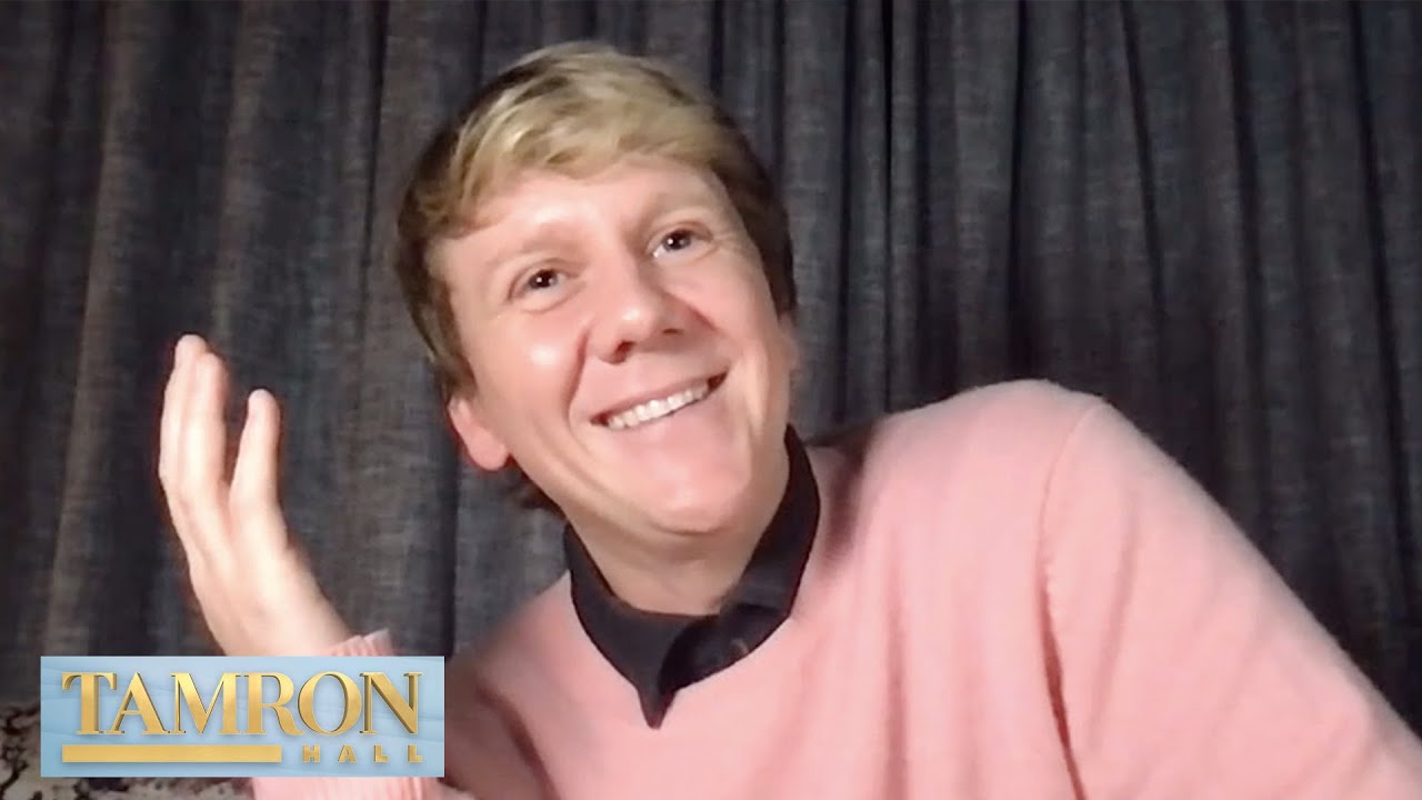 Josh Thomas Discovered That He’s Autistic At 33 & Twitter Helped Him Figure It Out
