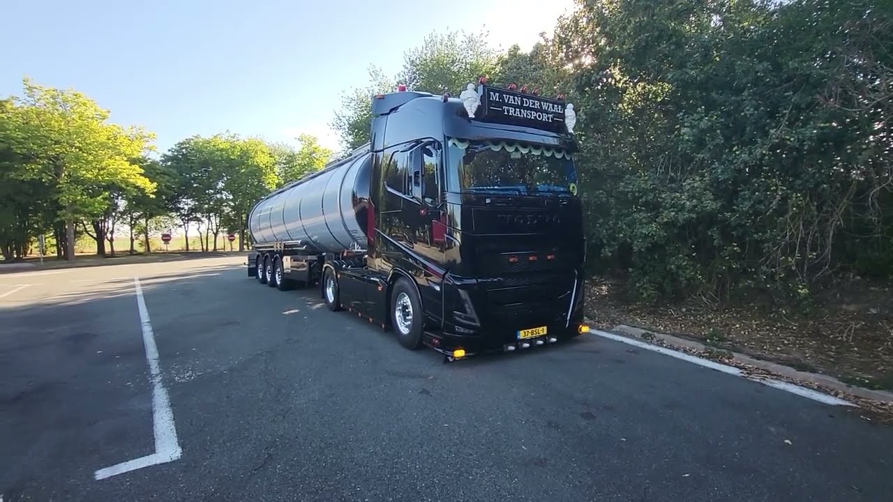 Met M. van der Waal Transport door Parijs