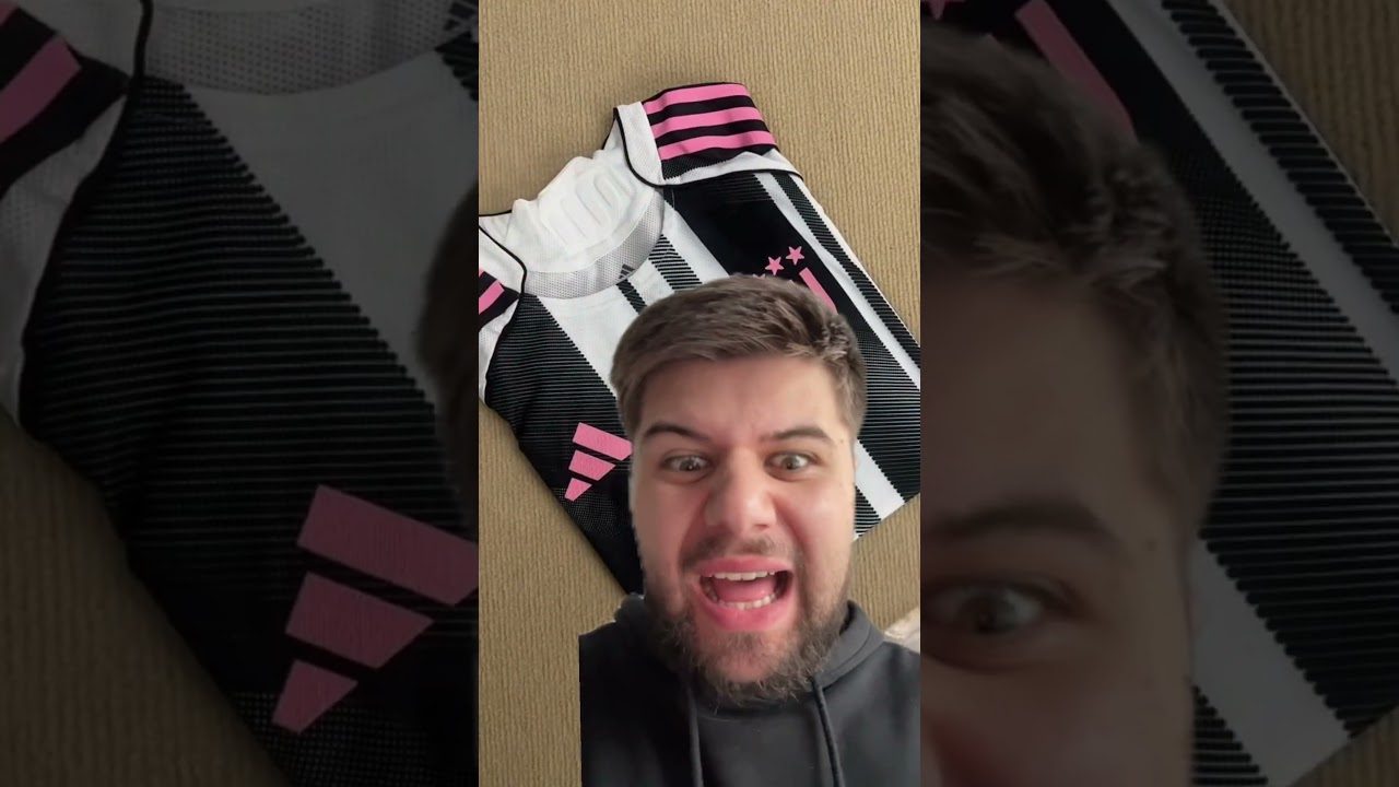 La nuova maglia della Juventus 25/26 &egrave; spaziale 🤍🖤