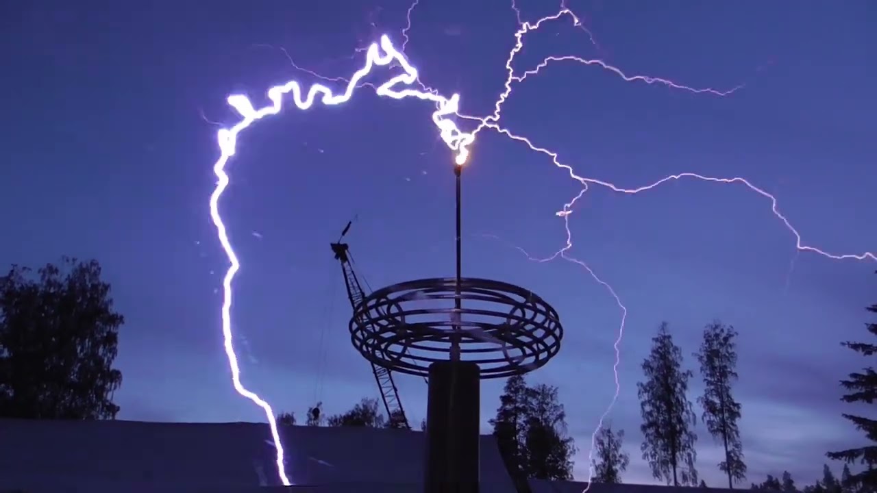 PAUKEPÄIVÄT 2023 - lauantai ilta ja ajellaan TESLAlla