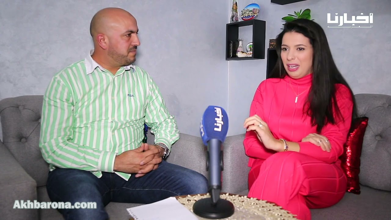 مونيا لمكيمل بطلة سلسلة الفد تيفي تذرف الدمـ ـوع بسبب الحكرة وتؤكد دكشي لي دار معايا الفد عمري ننساه