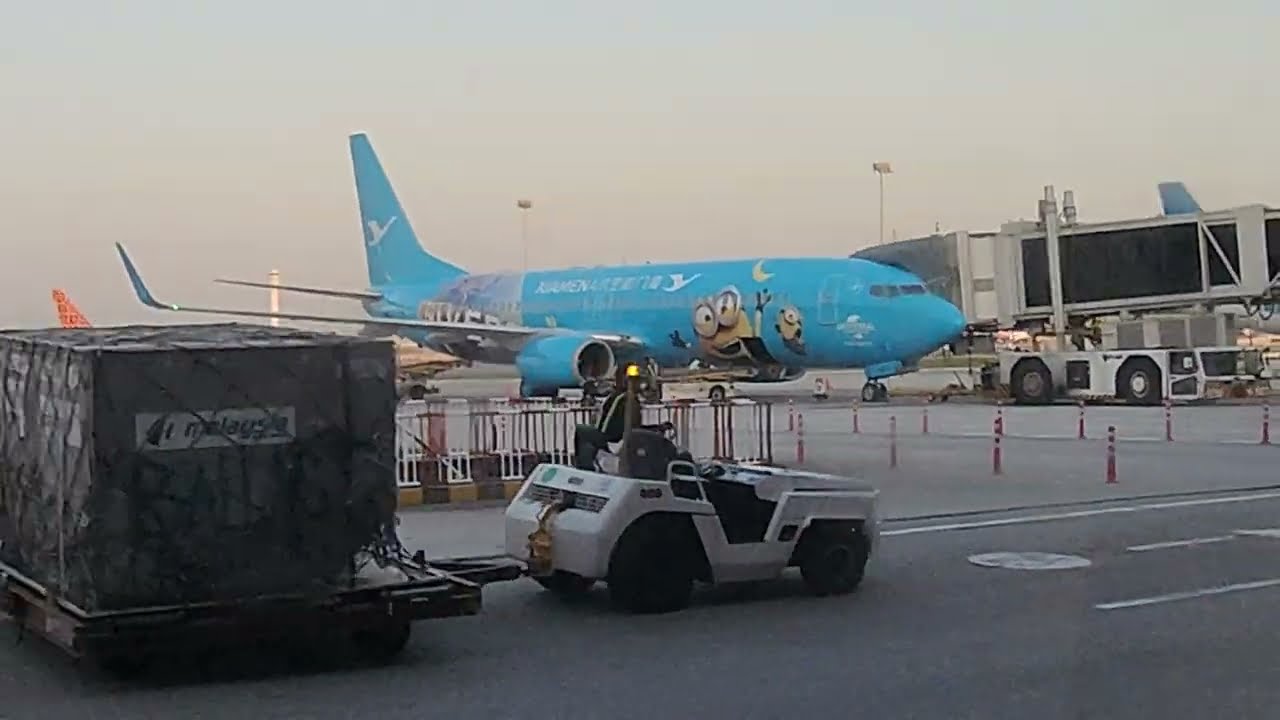 Immigration Gate G and H to Bus to Gate C Kuala Lumpur International Airport KLIA1 Sepang Selangor