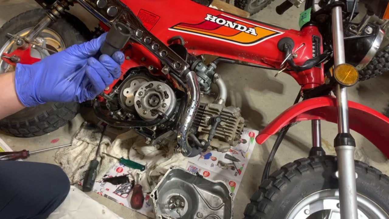 Changing the clutch on a CT 70
