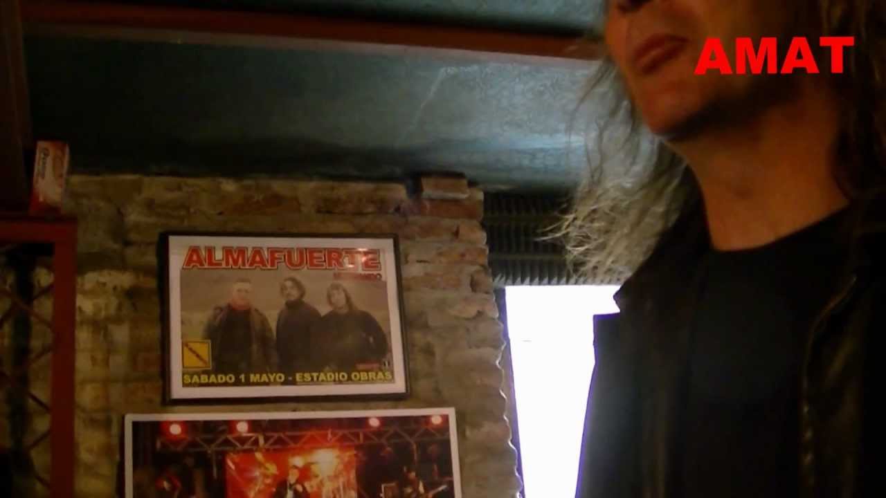 De gira con ALMAFUERTE  Claudio Tano Marciello en la sala de ensayo VIDEO JOAQUIN AMAT