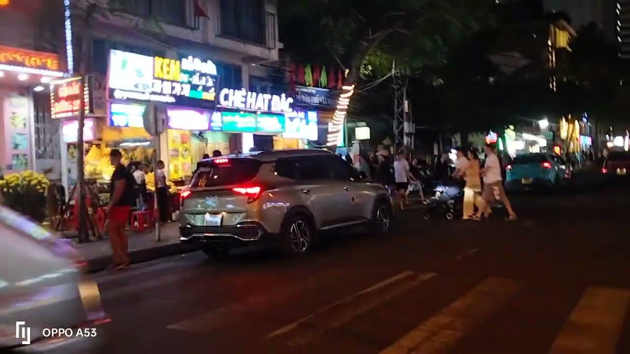 Du lịch đến phố biển Nha Trang ngày mùng 6 tết 2026