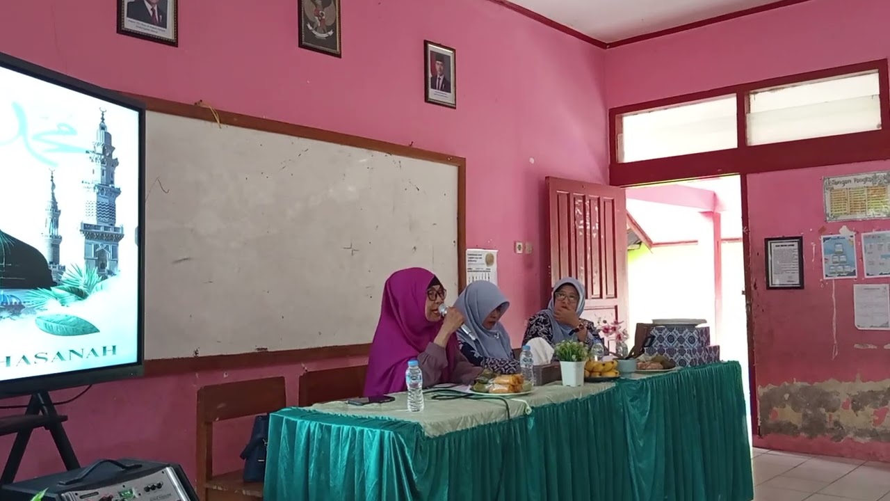 Ceramah Memperingati Isra' Mi'raj | Kegiatan DWP (Dharma Wanita Persatuan) Kec. Cigasong 