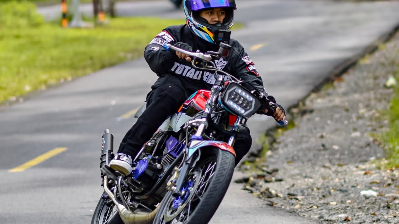 sunmori ciwidey 3 . gak ngebut gk rame cbr250 klx ninja250 ilang klo di tikungan #rxking #motovlog