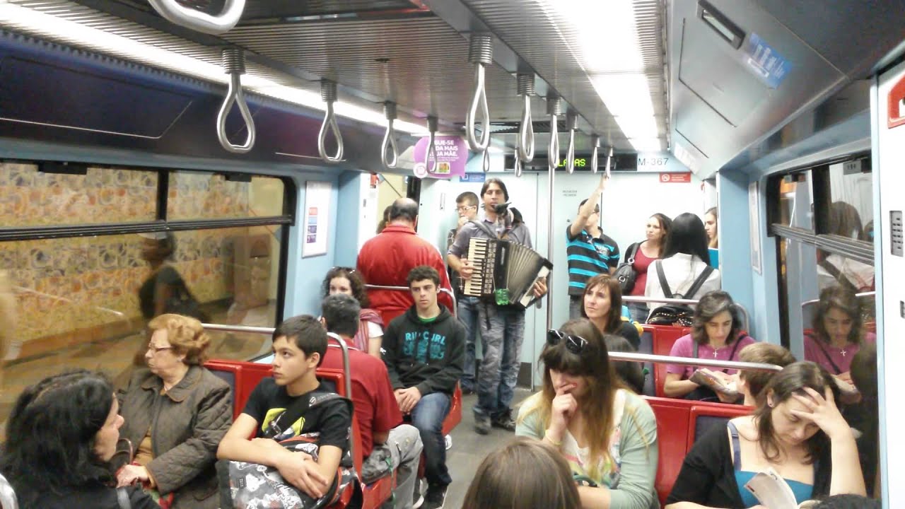 Street music at Lisbon metro