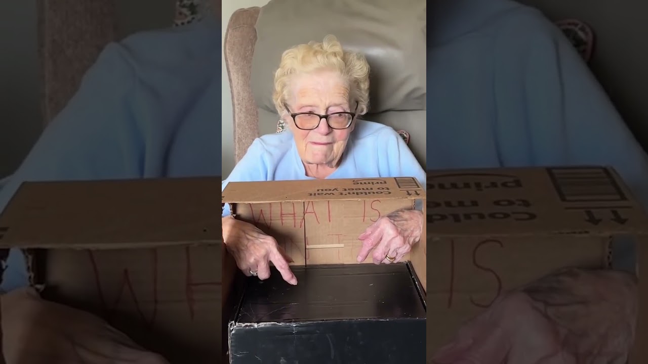 Whats in the box..🤣
