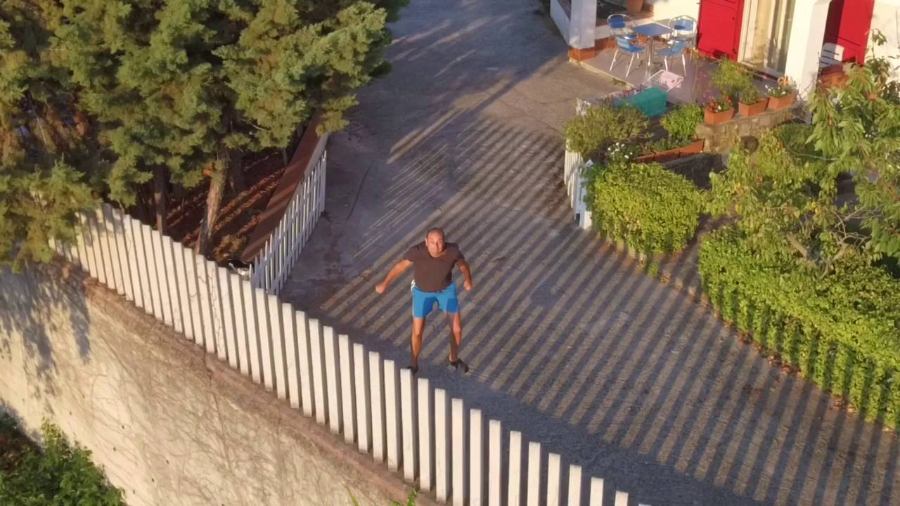 Stanco di rimanere con i piedi per terra