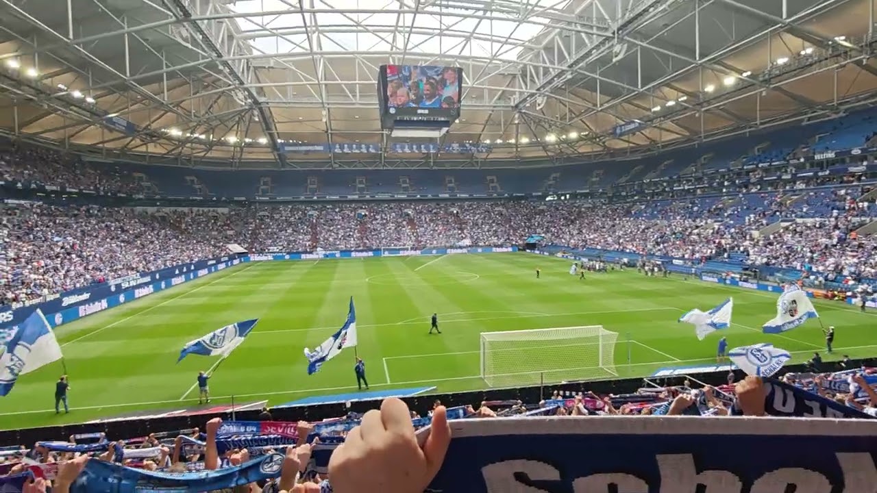 Blau und Weiss live aus der Nordkurve am Schalke Tag 2025