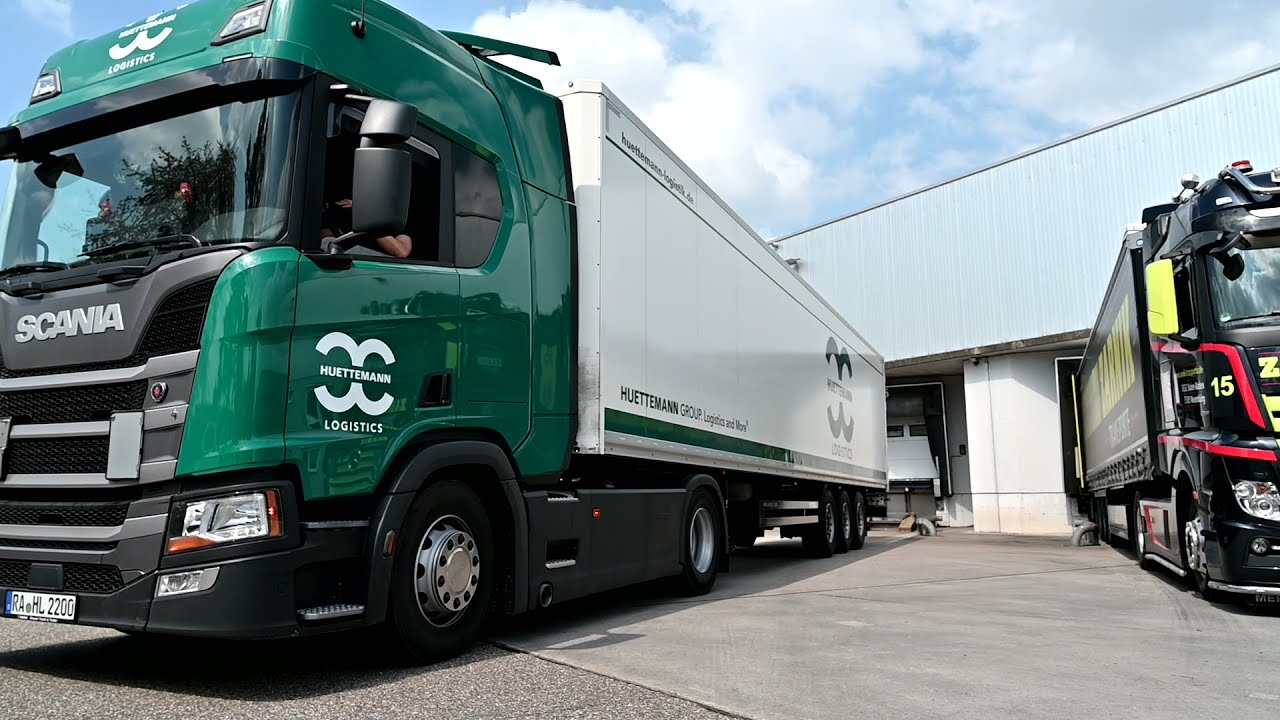 Automatische Entladung eines LKW von Hüttemann