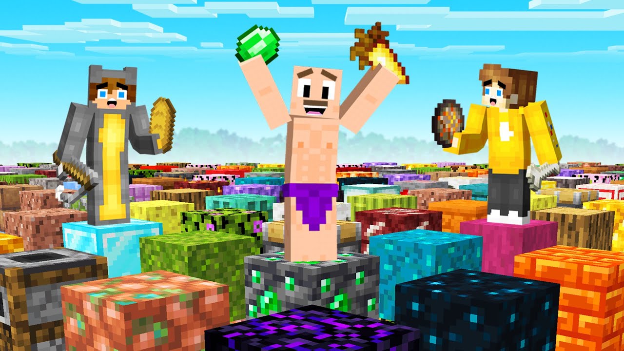 Minecraft Sky Grid with Random Items vs My Friends!