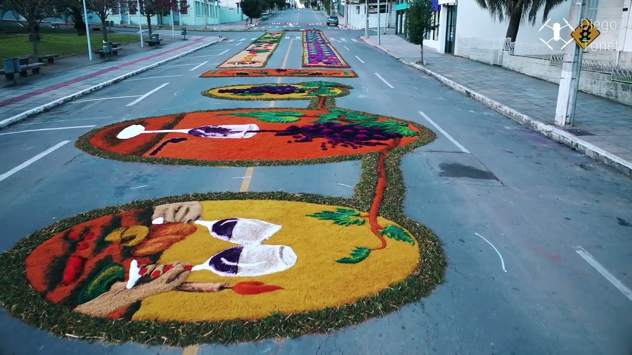 Tapetes de Corpus Christi 2022 em Flores da Cunha