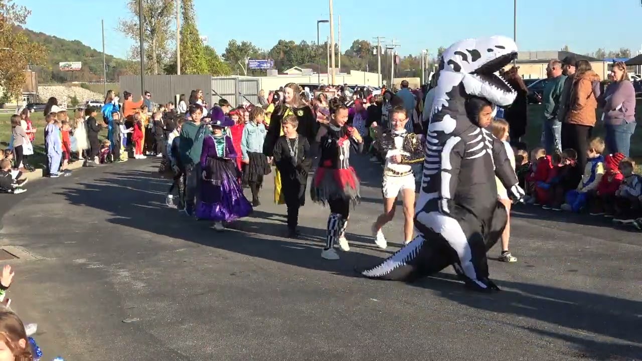 Dunklin R5: Halloween Parade 2025