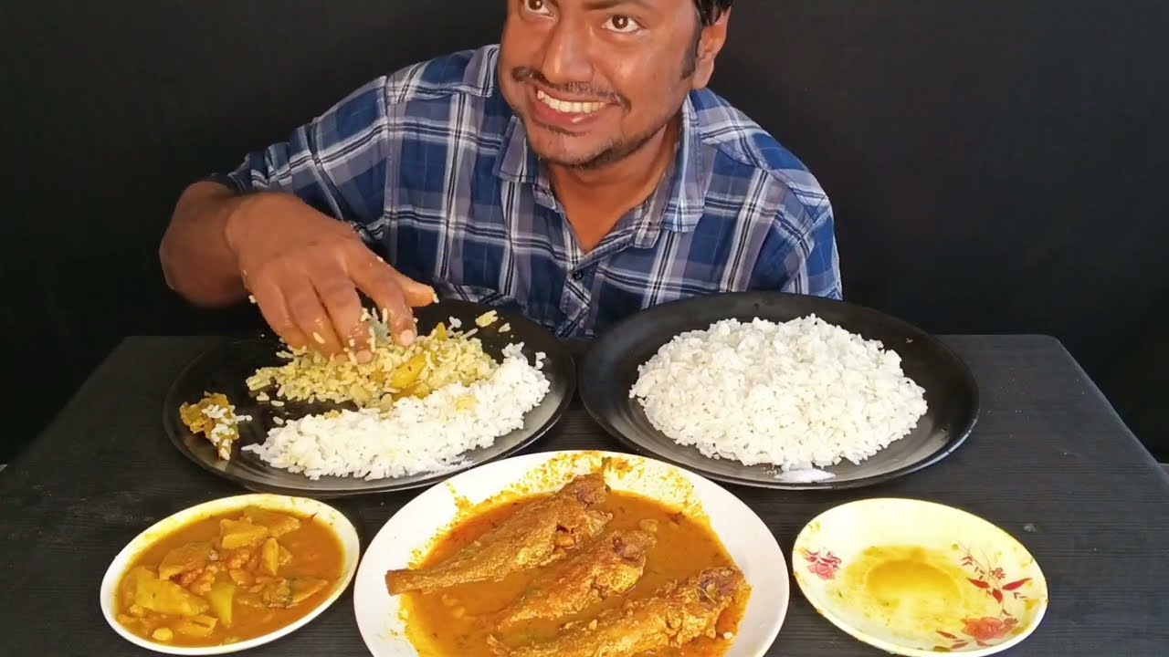Eating Fish Curry With Rice 🍚 Indian Food Eating Challenge 