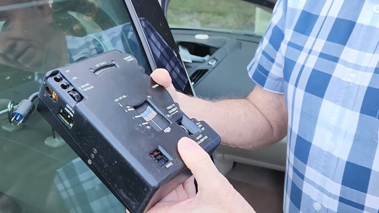 В Хэмфесте, Флорида, найдена шпионская радиостанция ЦРУ RS-6 / RR-6 Motorola, предназначенная для...