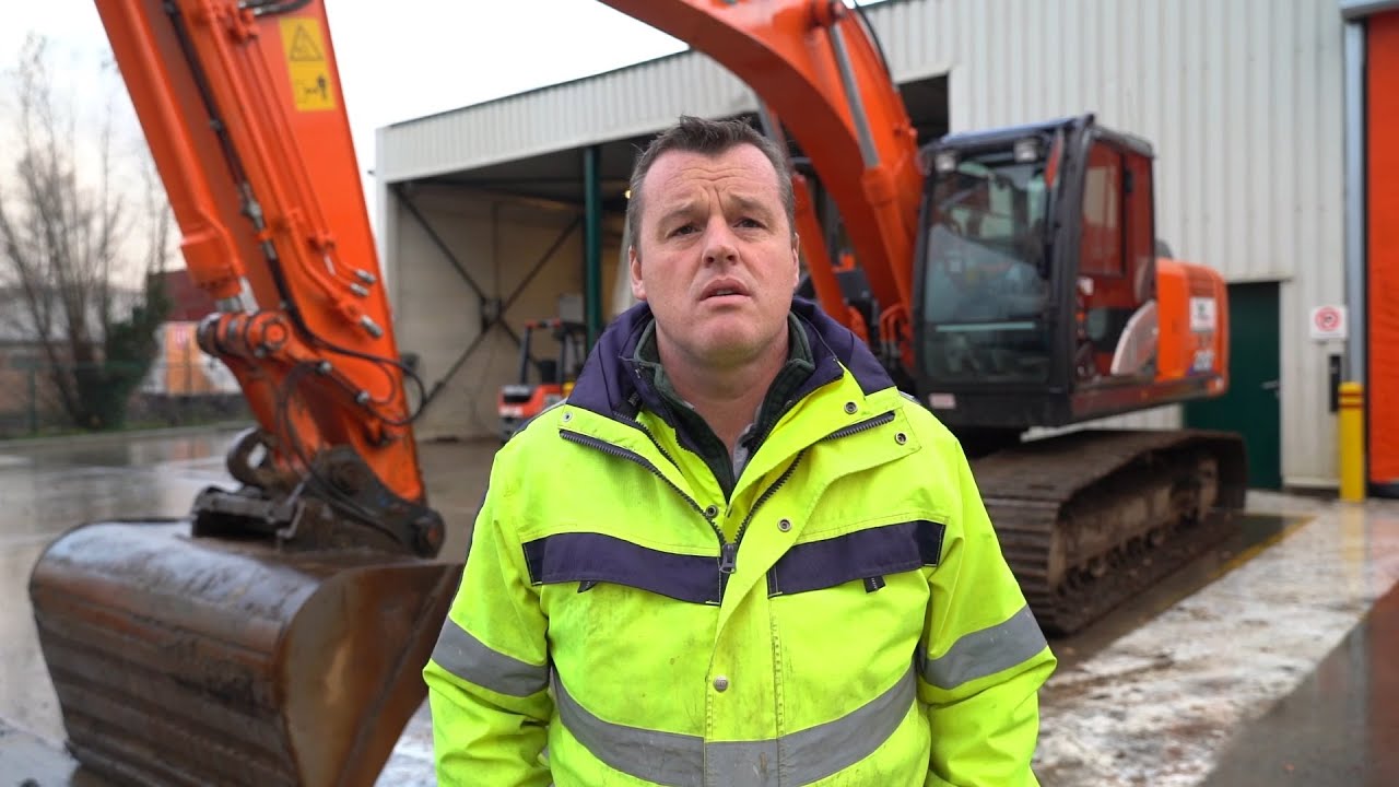 Fini le nettoyage manuel ! Nettoyage AUTOMATIQUE des chenilles de grues et engins