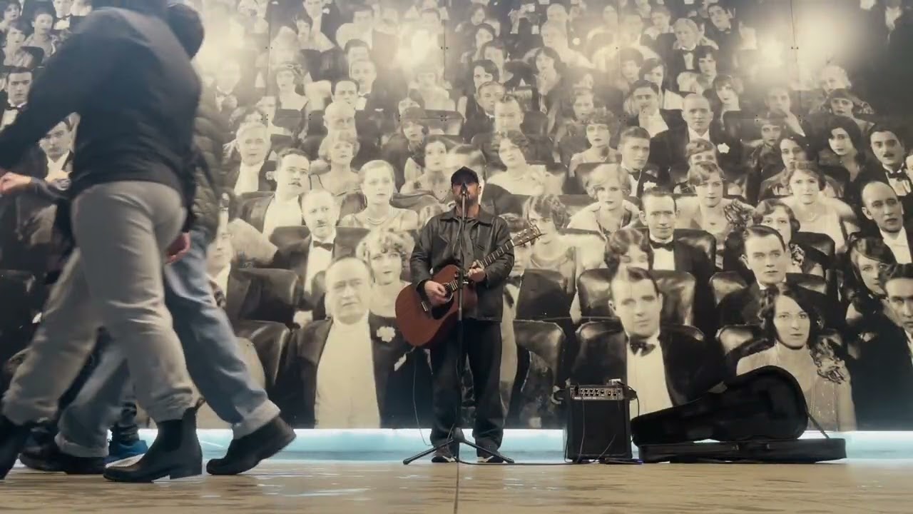 The Sad Robotz - Crazy (Gnarls Barkley)