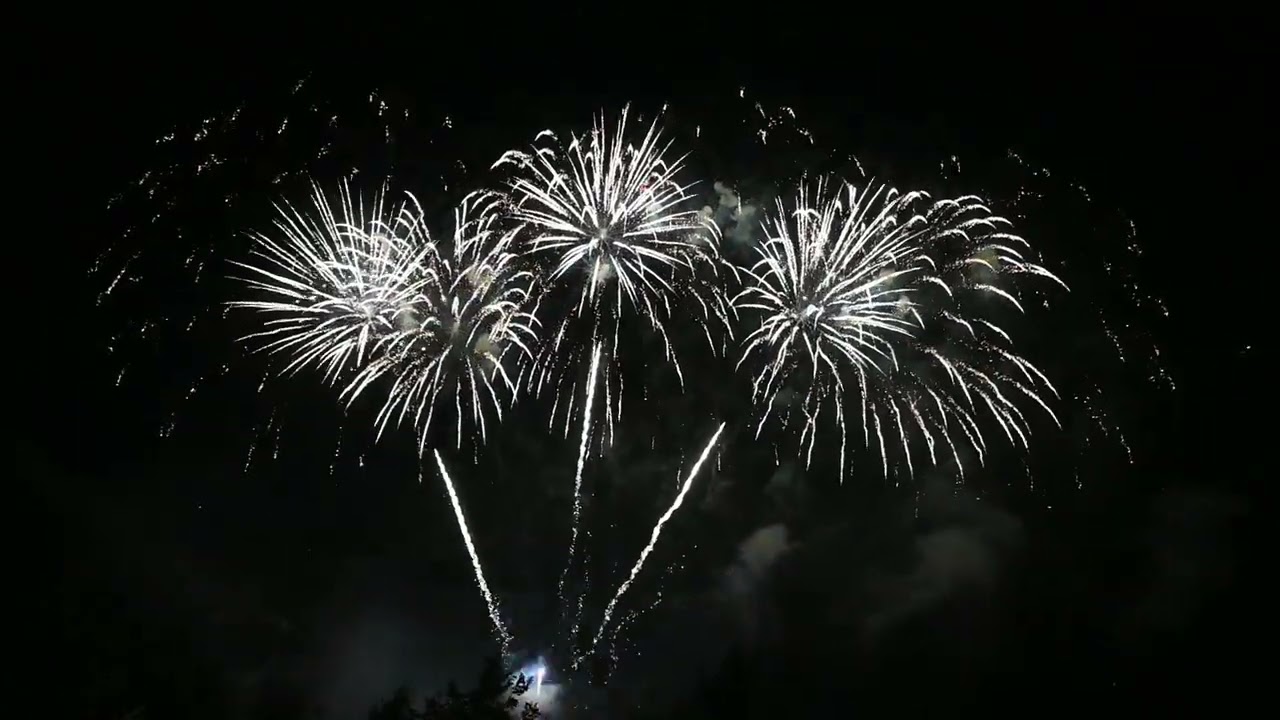 Ragonà MARIA SS.MA DEI POVERI festa 2023. Spettacolo pirotecnico notturno.