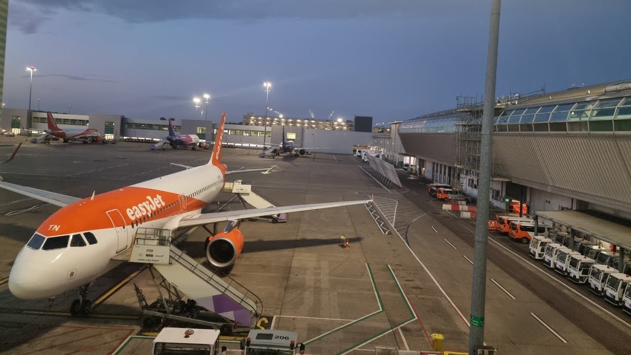 See this Incredible Takeoff and Landing at Palma de Mallorca from London Luton Airport!