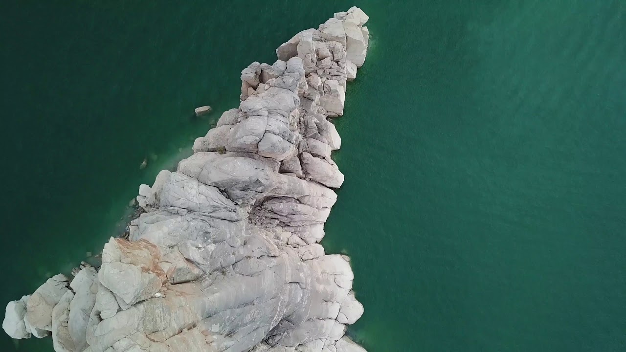Flying over Lake Powell, Utah | Aerial 4K