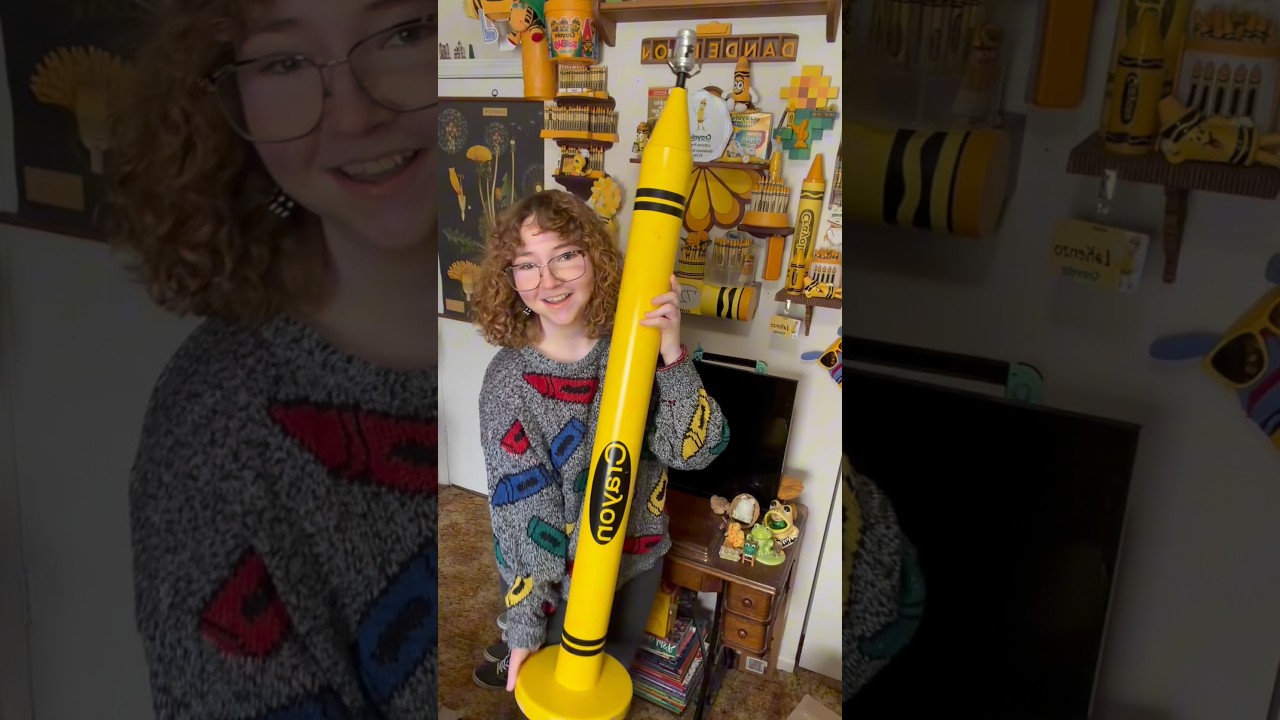 Unboxing a vintage yellow crayon lamp!! 🤩 #strangerthings #dandelioncrayon