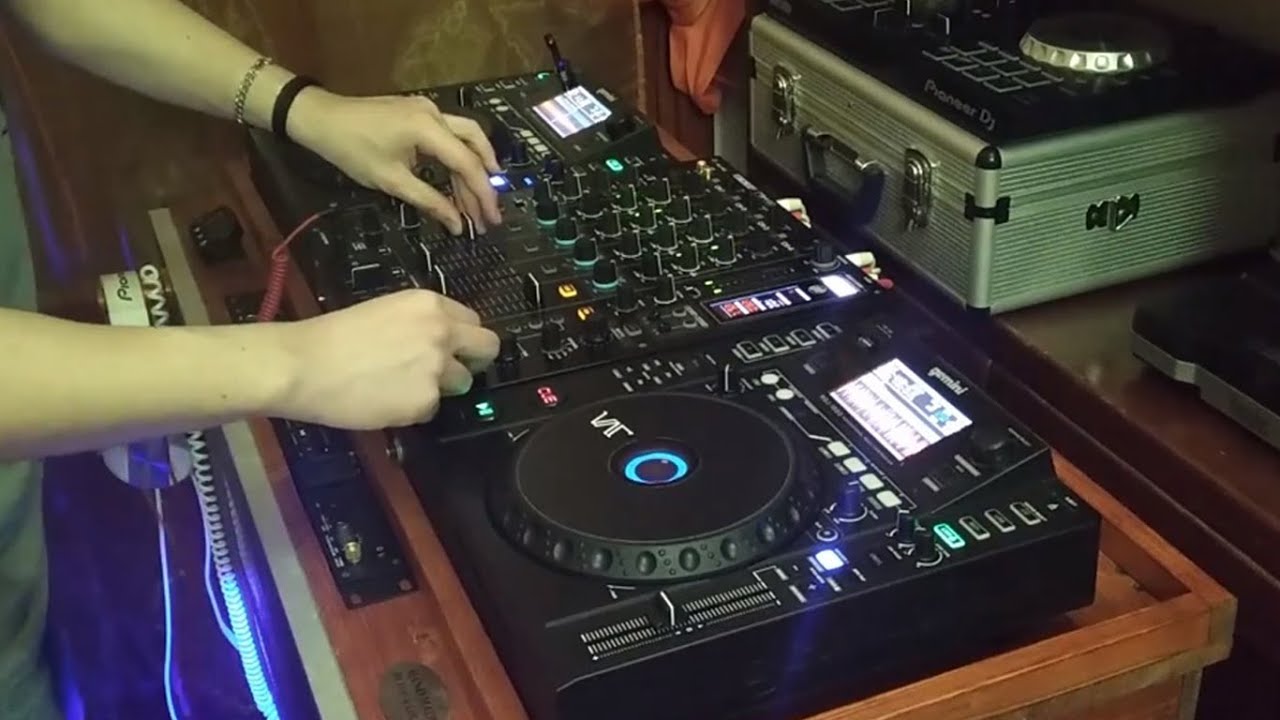 DJ Set (Gemini MDJ1000)