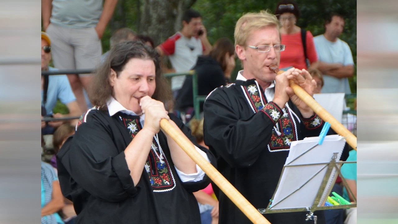 AlpHorn Raduno 2019  - QUARNA MUSICA - Raduno Corni delle Alpi 2019.