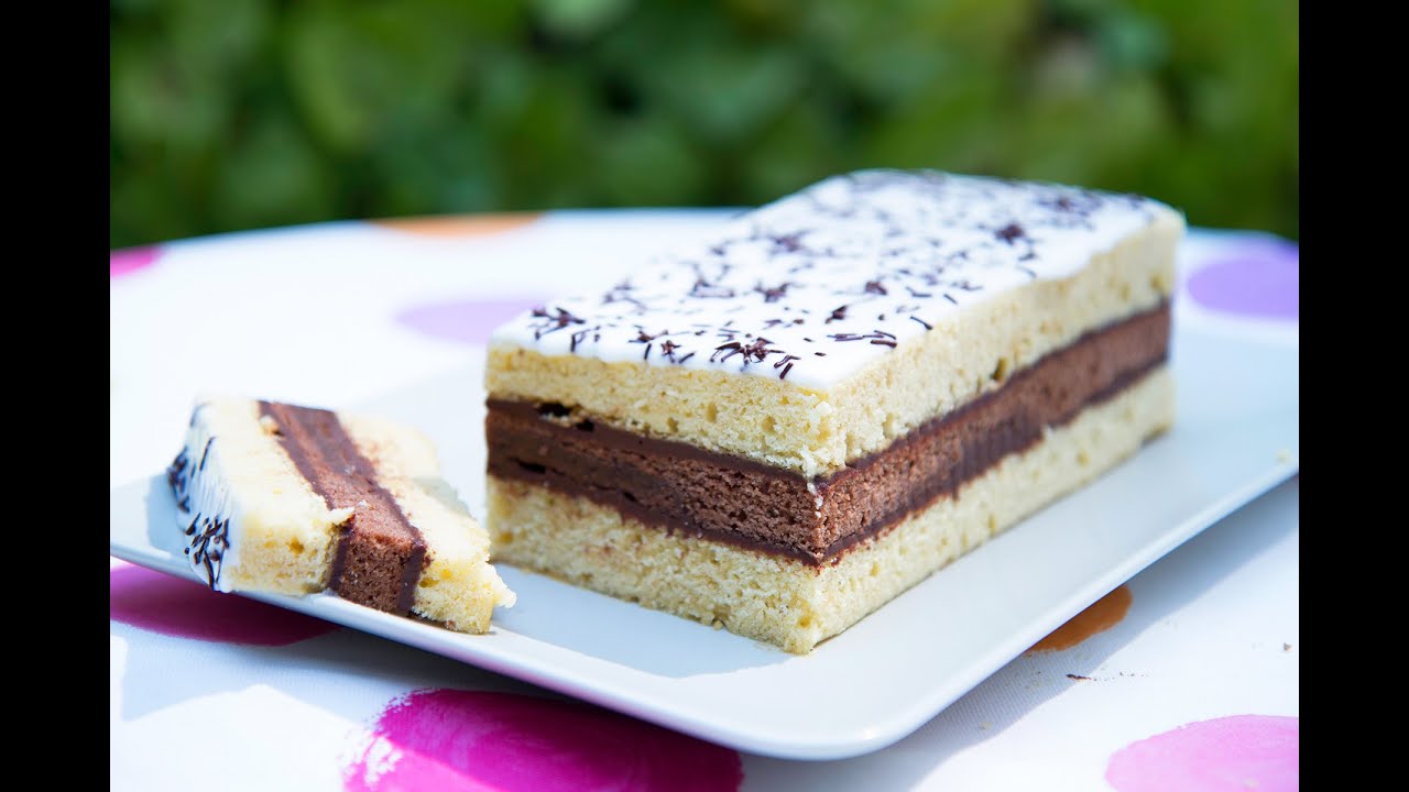 Gâteau Napolitain fait maison pour le goûter (chocolat et vanille)