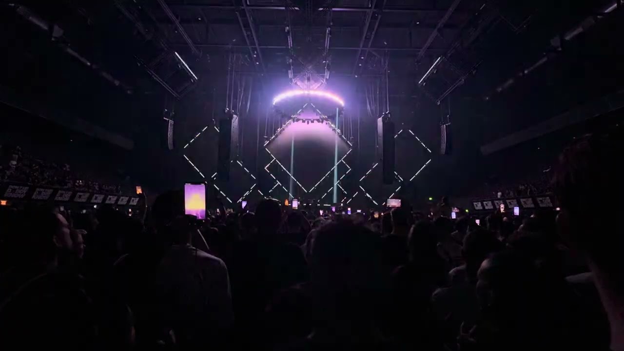 HALŌ (DubVision, Matisse & Sadko & Third ≡ Party)—Live Set Intro with First 2 IDs @ DLDK, Amsterdam