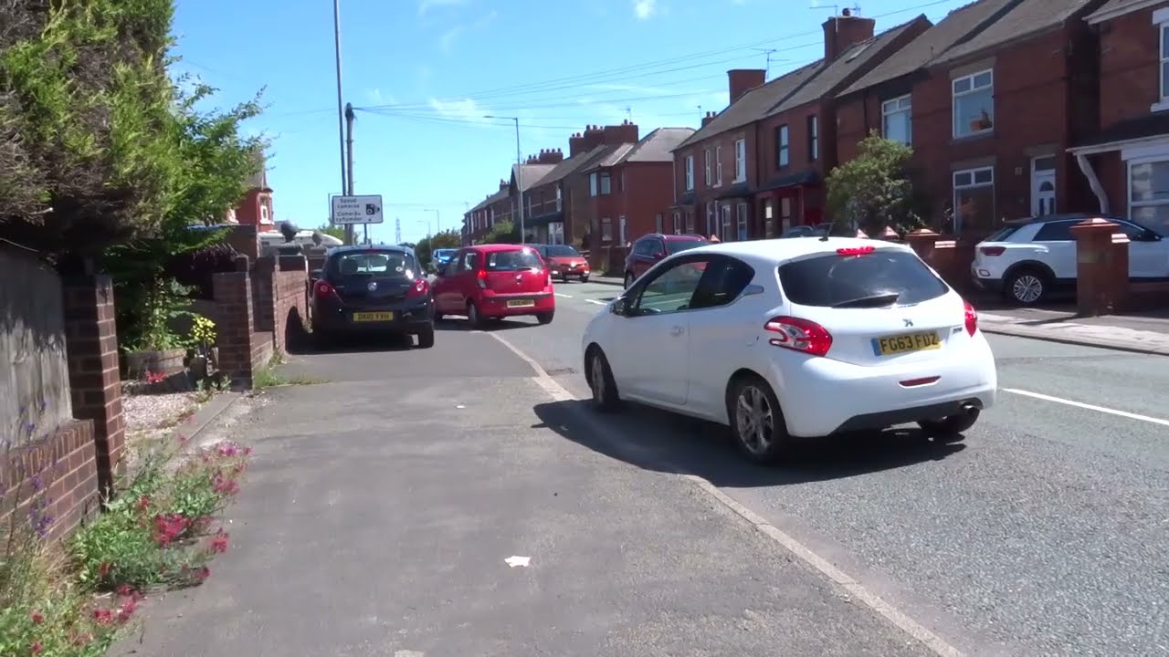 Heddlu Gogledd Cymru/North Wales Police car on 999 emergency response in Fflint Sir Y Fflint 8.7.25