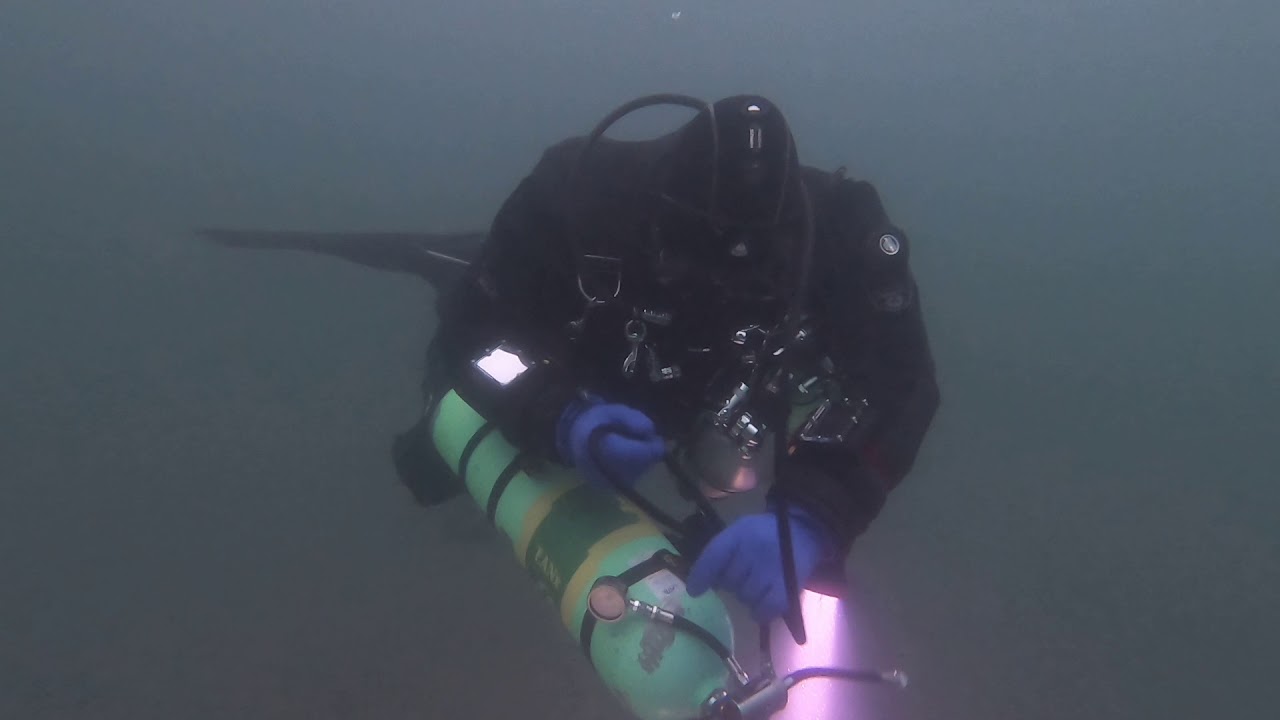 Stowing the long hose