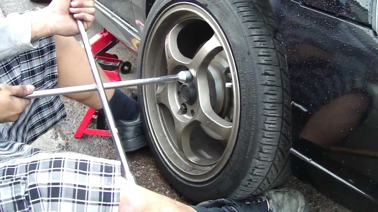 2006 Sentra Se-R Spec V with 20mm Wheel Spacers
