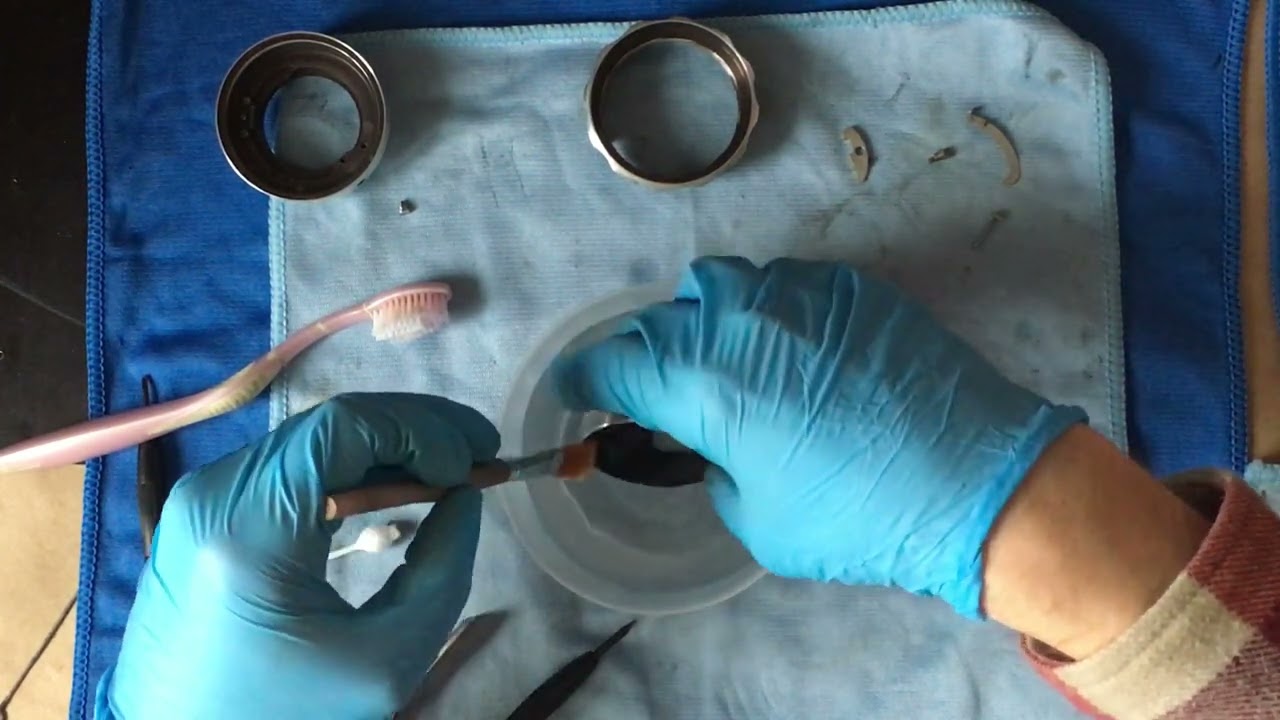 Carl Zeiss Tessar 2,8/50 M42. Focus lubrication