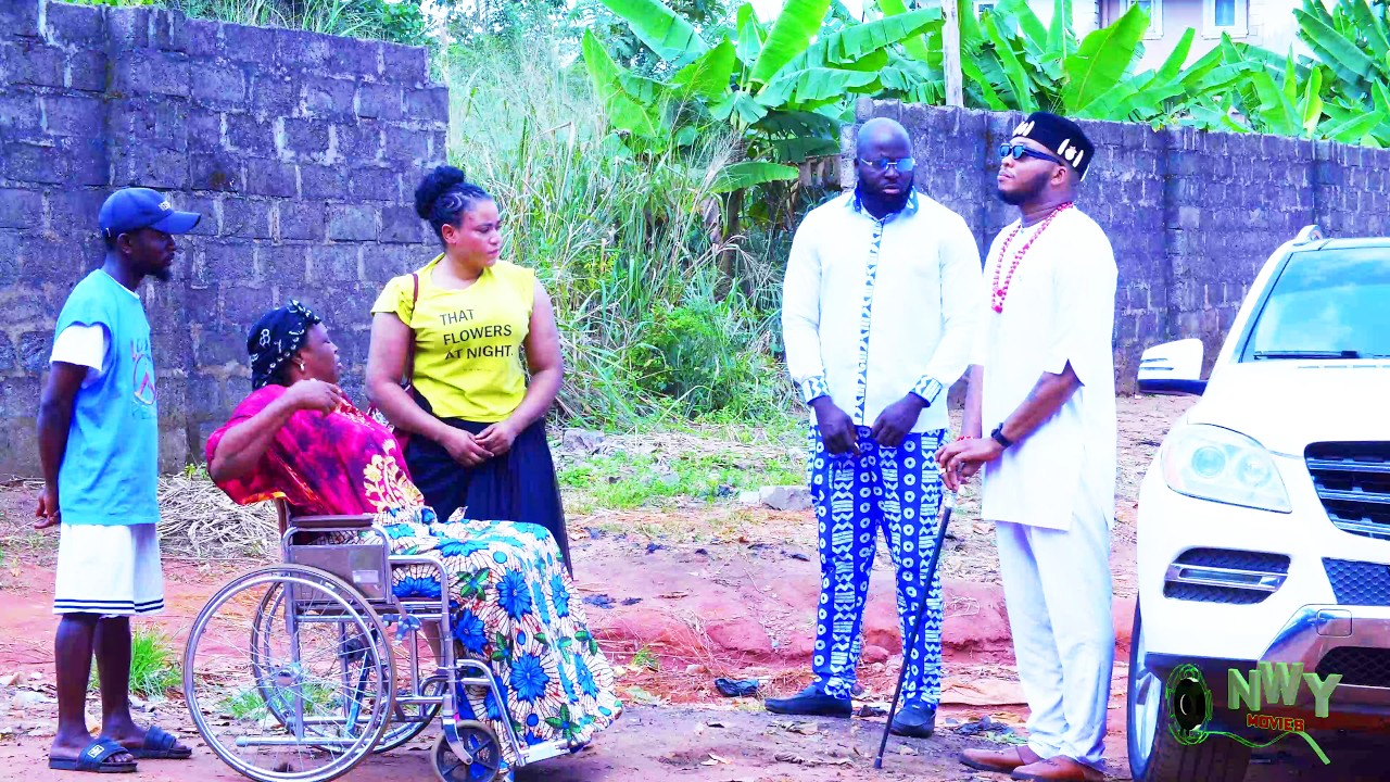 A Rich Prince Pretending To Be Blind Fell In Love With A Poor Girl Taking Care of Her Mother 1&2-NEW