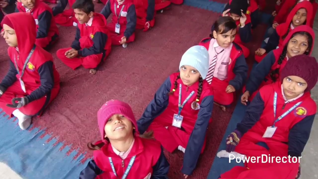 बच्चे करें योग please Like कर आप भी करें सहयोग