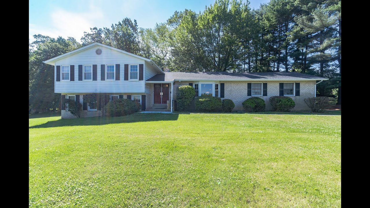 17709 Lisa Dr, Derwood, MD 20855