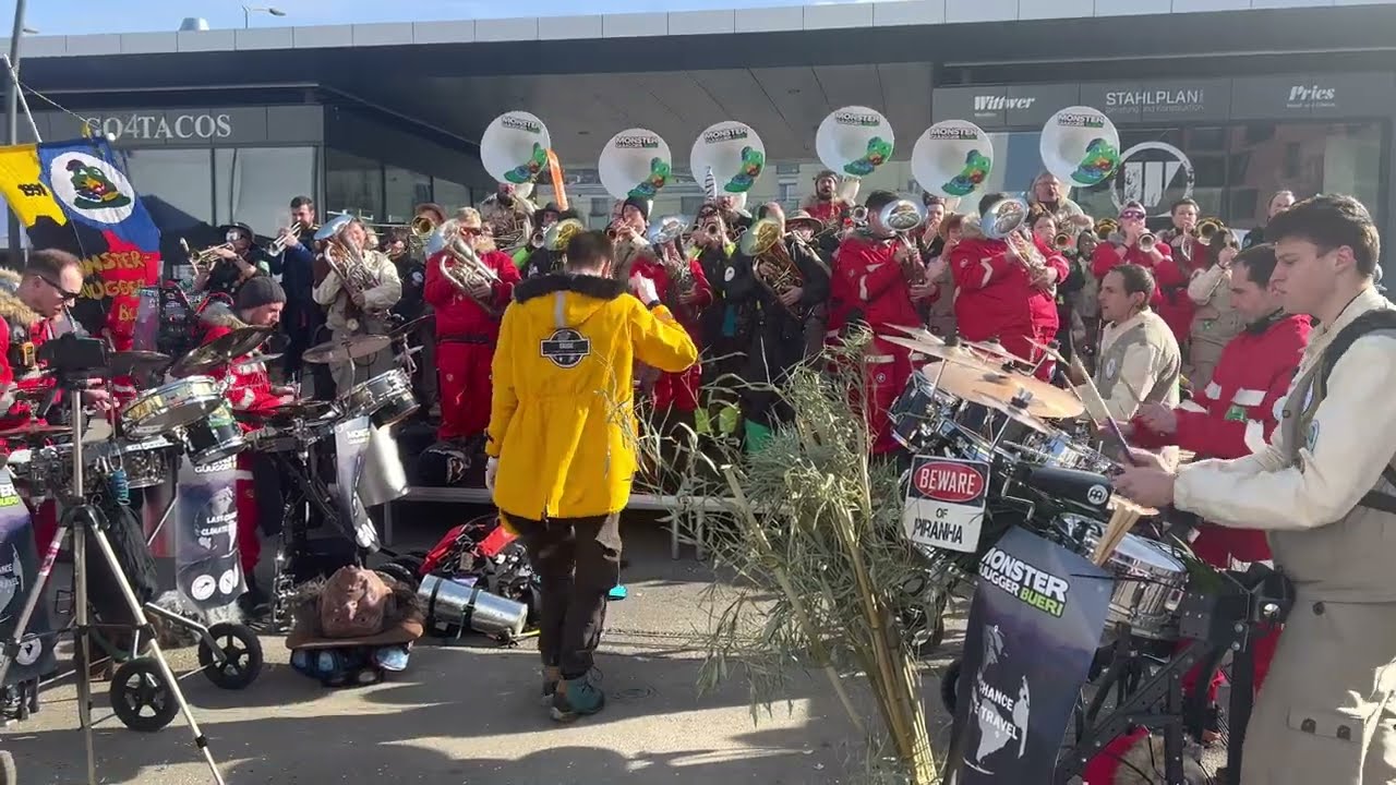 Monster-Guugger Bueri - Hedo - Mall of Switzerland 2023